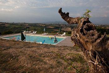 Castello Di Barattano Hotel Marcellano Екстериор снимка